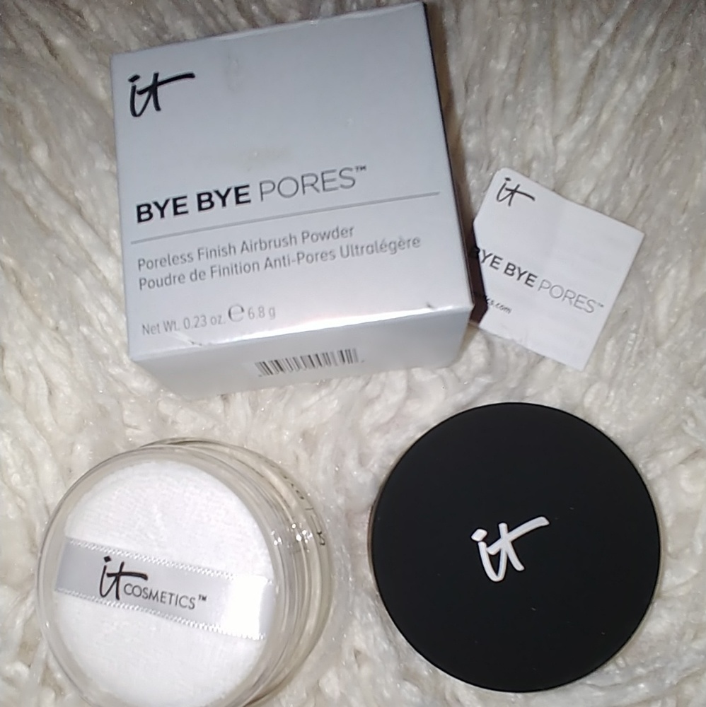 It cosmetics bye bye pores powder